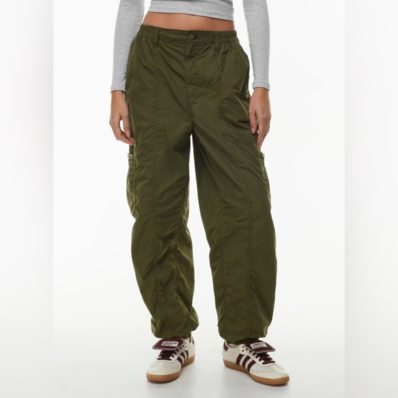 Aritzia Pants - Aritzia TNA Explore Parachute Jogger Cargo Pants